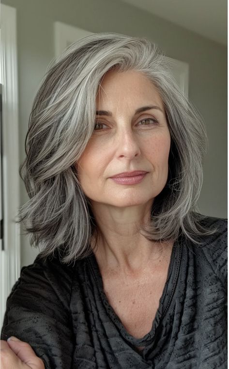 Grey Bob Hairstyles, Grey Hair Looks, Grey Bob, Long Shag Haircut, Gorgeous Gray Hair, Beautiful Gray Hair, Hair Advice, Mode Inspo, Hairstyles For Women