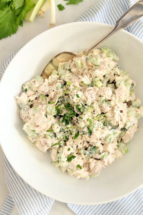 Chicken Quinoa Soup, Tarragon Chicken Salad, Homemade Chicken Salads, Tarragon Chicken, Chicken Salad Recipe Easy, Easy Chicken Salad, Creamy Dressing, Chicken Curry Salad, Chicken Quinoa