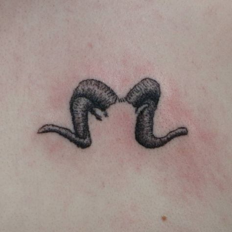 Ram Horn Tattoo, Ram Horns Tattoo, Devil Horns Tattoo, Horns Tattoo, Goat Horns, Ram Skull, Ram Horns, Stick And Poke, Free Tattoo