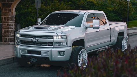 Chevy Duramax, Chevrolet Silverado 2500hd, Luxury Helicopter, Country Trucks, First Cars, Trucks Lifted Diesel, Lifted Chevy, Suv Trucks, Lifted Chevy Trucks