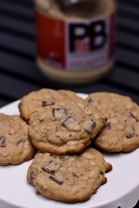 plate of peanut butter oatmeal chocolate chip cookies Chocolate Peanut Butter Powder Recipes, Recipes With Peanut Butter Powder, Pb2 Cookies, Pb Recipes, Chocolate Peanut Butter Oatmeal Cookies, Powder Cookies, Peanut Butter Powder Recipes, Pb2 Recipes, Peanut Butter Oatmeal Chocolate Chip