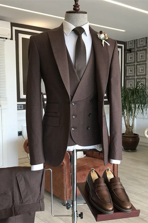 Everley Glamorous Brown Peaked Lapel Three Pieces Business Suits Designer Suits For Men, Brown Suits For Men, Business Suits, Suit For Men Wedding, Best Wedding Suits, Stylish Mens Suits, Dinner Suit, Classy Suits, Dress Suits For Men