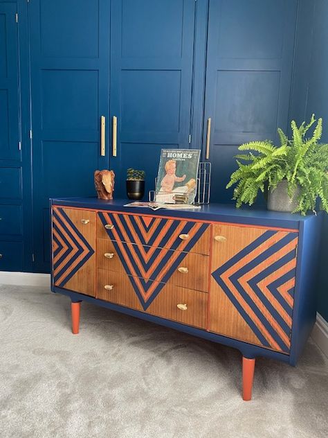 Geometric Sideboard, Retro Furniture Makeover, Small Couch, Diy Furniture Renovation, Furniture Rehab, Vintage Sideboard, Furniture Renovation, Painting Furniture Diy, Funky Painted Furniture