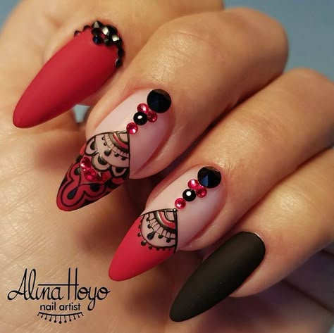 Mandala Nails, French Pedicure, Unghie Nail Art, Modern Nails, Best Nail Art Designs, Nail Salons, Cool Nail Art, Rhinestone Nails, Gorgeous Nails