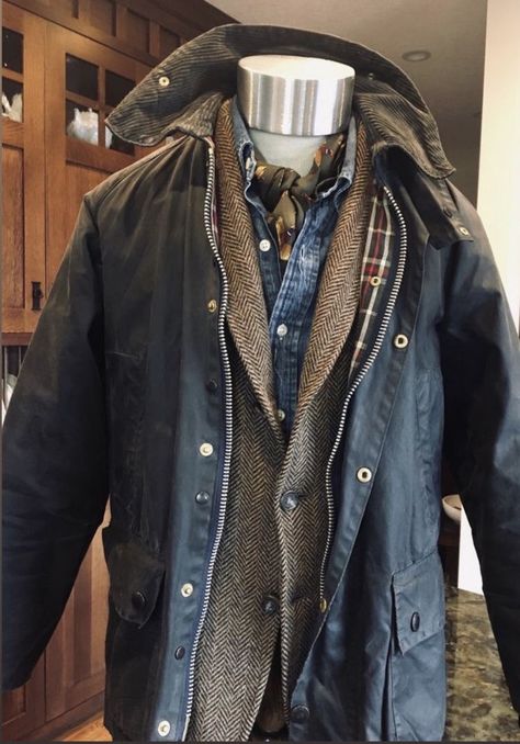 Navy Tweed Jacket, Barbour Outfit Men, Barbour Jacket Mens Outfit, Mens Dark Fashion, Barbour Style Men, Barbour Bedale, Barbour Style, Ralph Lauren Rugby, Mens Outdoor Clothing