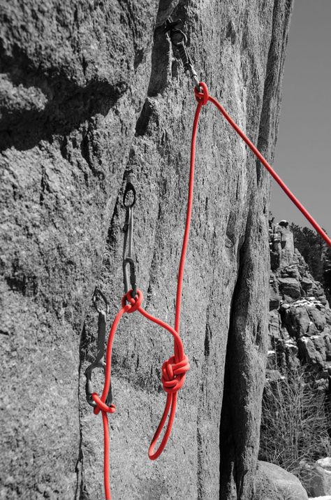 Learn This: Build a Climbing Rope Anchor - Climbing Magazine Rock Climbing Techniques, Climbing Magazine, Mountain Climbing Gear, Mountain Interior Design, Climbing Knots, Climbing Technique, Rock Climbing Rope, Belay Devices, Rope Climb