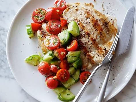 Get Grilled Chicken with Tomato-Cucumber Salad Recipe from Food Network Chicken Cucumber, Cucumber And Tomato Salad, Cucumber And Tomato, Tomato Cucumber, Cucumber Recipes Salad, Fast Healthy Meals, Tomato Salad, Kitchen Food, Cucumber Salad