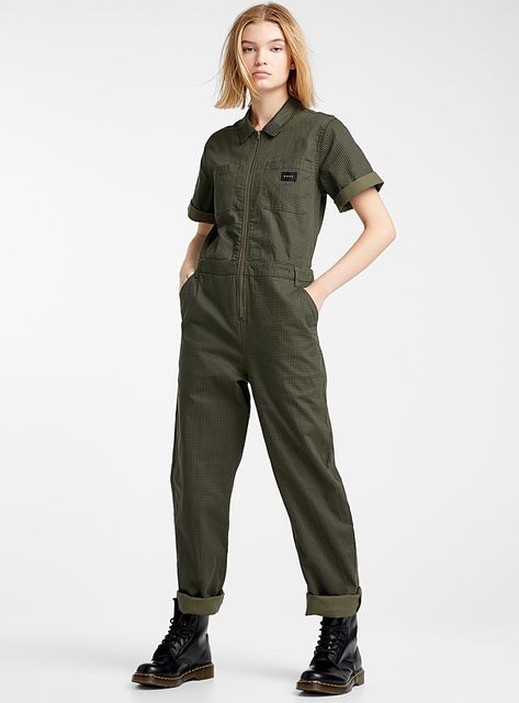 Worker Outfits Women, Engineer Jumpsuit, Work Overalls Women, Stair Photoshoot, Jumpsuit Aesthetic, Worker Jumpsuit, Jumpsuit Uniform, Reference Clothing, Female Jumpsuit