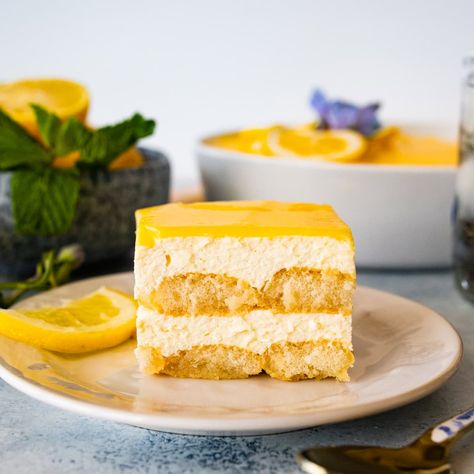 Easy Lemon Tiramisu Recipe with Lemon Curd (Italian) Lemon Trimasu, Lemon Tiramisu Taste Of Home, Lemon Teramasoo, Decadent Dessert Recipes, Calamansi Dessert, Lemon Tiramisu With Lemon Curd, Italian Dessert Recipes Easy, Lemon Tiramisu Recipe, Fruit Tiramisu