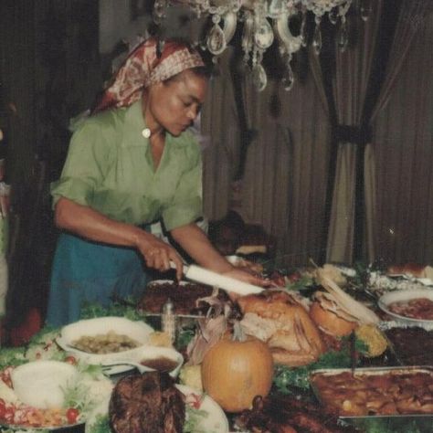 Eartha kitt | Here’s a vintage photo of Eartha Kitt preparing a thanksgiving meal Happy thanksgiving 🍁🍽 (Thank y’all for all the support in honoring... | Instagram Kitt Shapiro, Black Southern Belle, Celebrity Candids, Grandma Cooking, Retro Thanksgiving, Cooking Photos, Eartha Kitt, Dining Room Art, Black Celebrities