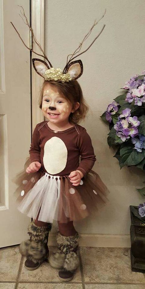 Cutest deer costume ever! Deer Costume Diy, Baby Deer Costume, Deer Makeup, Christmas Ideas For Boyfriend, Reindeer Costume, Halloween Costumes To Make, Deer Costume, Fashionable Baby, Christmas Play