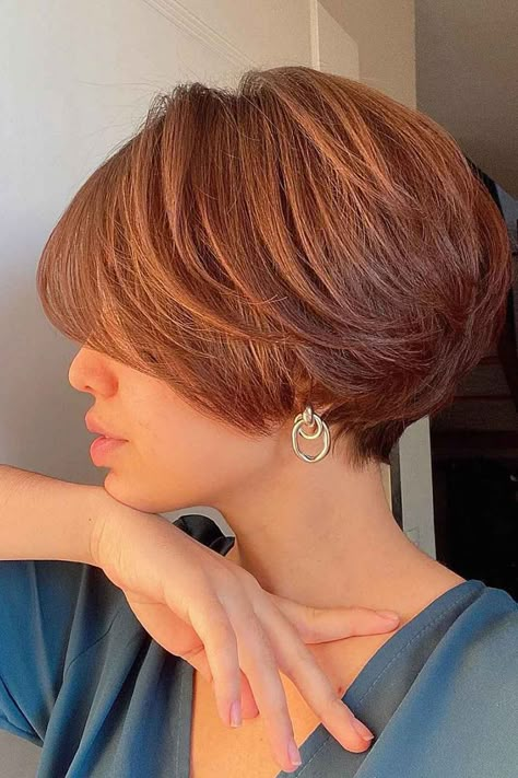 Short Red Hair, Pixie Bob Haircut, Short Bob Haircuts, Penteado Cabelo Curto, Haircuts For Fine Hair, Short Hair Haircuts, Short Hair With Layers, Short Bob Hairstyles, Short Hair Cuts For Women