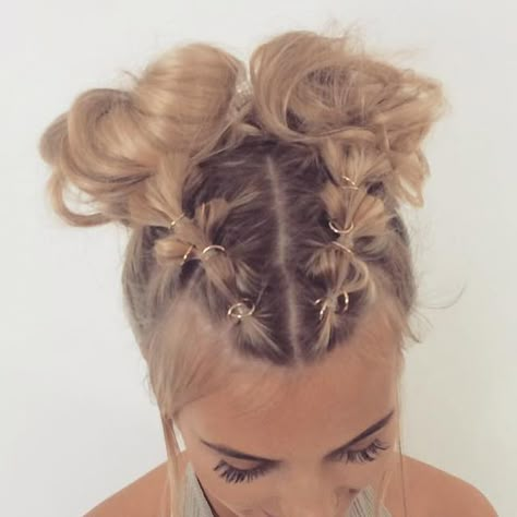 Bubble Buns Hairstyle, Space Buns With Bubble Braids, Bubble Bun Hairstyle, Bubble Braid Space Buns, Bubble Braid Updo, Bubble Braid Bun, Bubble Braid Short Hair, Shelves For Records, Braided Space Buns