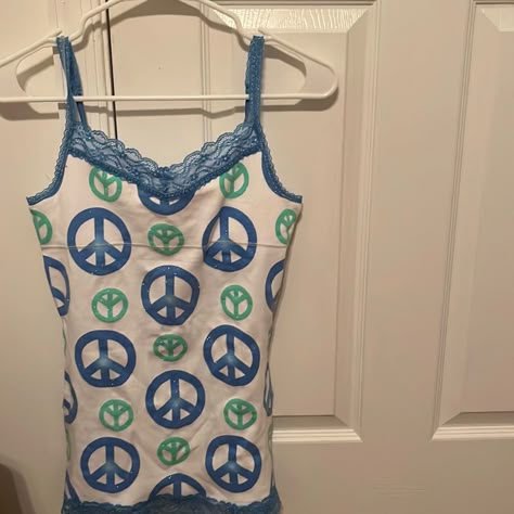 Brand New Justice Size 18 White Cami With Blue And Green Peace Signs H2o Characters, Scene Kid Outfits, British Core, Justice Fashion, Scene Clothes, Justice Clothes, Green Peace, Silly Clothes, Justice Clothing