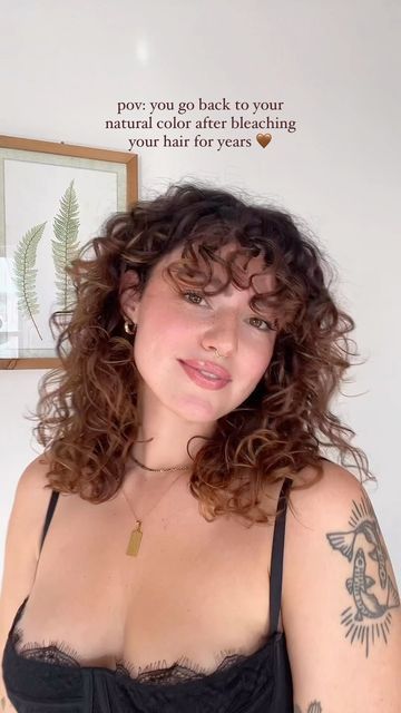 Brittany Minetti on Instagram: "and that’s on self-love 🥹🥰❤�️‍🔥 🤎 cut & color by the beautiful @milk.honey.hair!! 🤎 styled with @prose curl cream & styling gel #curlyhaircut #curlybangs #curlyhairstyles #brunette #darkhair #fallhaircolor" Honey Curls, Milk Honey Hair, Curly Hair Brunette, Honey Hair Color, Curly Bangs, Honey Hair, Curl Cream, Milk Honey, Styling Gel