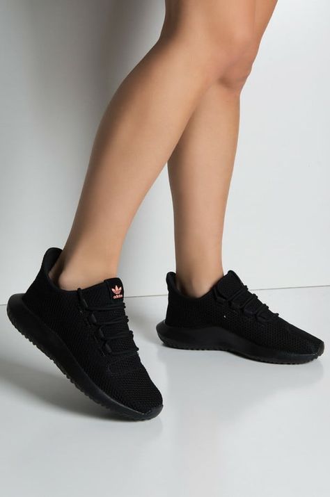 Tenis Black Adidas Shoes, Sneaker Outfits, Sneaker Trend, Mode Tips, Adidas Shoes Women, Adidas Zx, Adidas Sneaker, Adidas Tubular, Sneakers Outfit