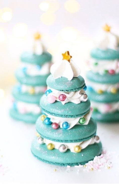 Macaroon Christmas, Macaroons Christmas, Confectionary Art, Aqua Christmas, Christmas Macarons, Christmas Tea Party, Macaron Cake, 3d Cookie, Macaroon Recipes