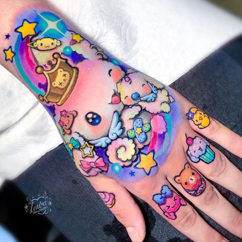 Kawaii Hand Tattoo, Colorful Hand Tattoos, Laura Annunaki, Kawaii Tattoo Ideas, Laura Anunnaki, Kawaii Tattoos, Colored Tattoo Design, Colorful Tattoos, Bright Tattoos