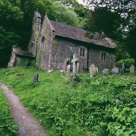 Baba Jaga, Abandoned Churches, Old Country Churches, Abandoned Church, Old Cemeteries, Last Ride, Old Churches, Country Church, Abandoned Mansions