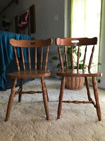 Clover House: How to Paint Chairs the Easiest Way Painted Chairs Diy, Paint Chairs, Chalk Paint Chairs, Distressing Painted Wood, Celebrities Tattoos, Dining Chair Makeover, Chair Inspiration, Antique Dining Chairs, Apartment Decoration