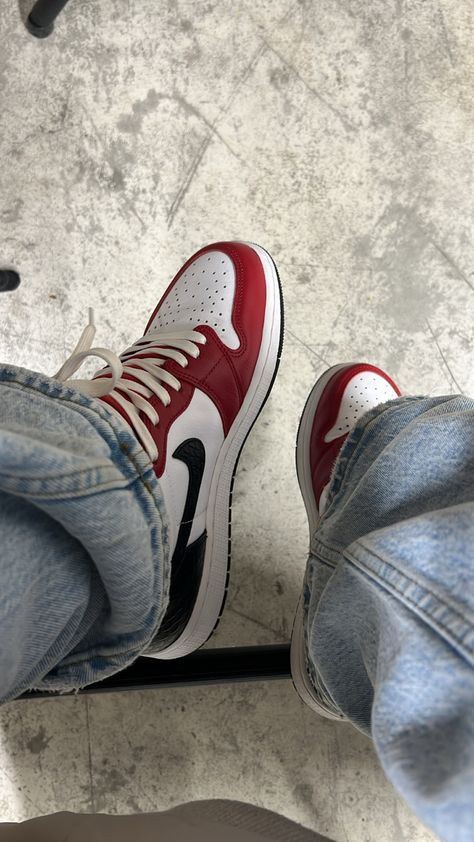 Womens Jordan 1s #womensneakers #sneakers #jordan1high Jordan 1 Aesthetic, Jordan 1 Outfit Men, Jordan Aesthetic, Jordans Aesthetic, Sneaker Closet, Jordan 1 Outfit, Nike Quotes, Red Jordans, Nike Shoes (men)