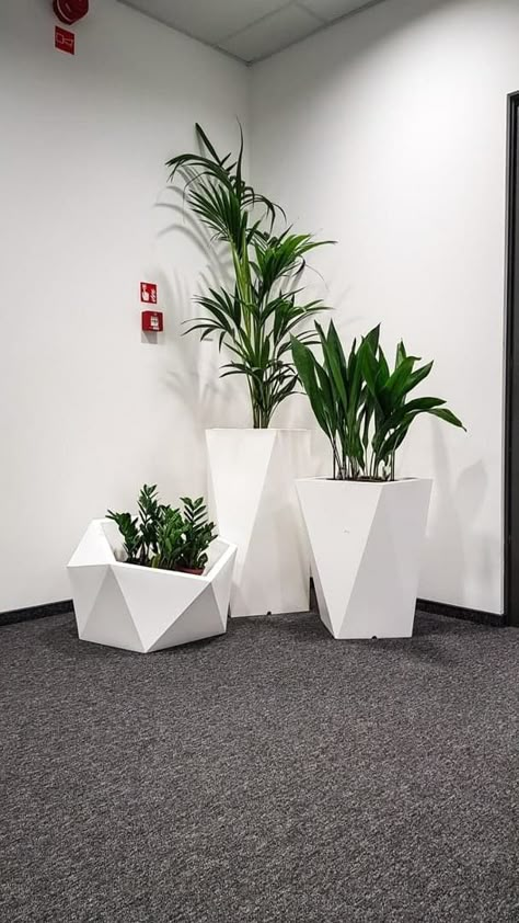 Aluminium Planters, Hexagon Wallpaper, Landscape Design Drawings, Eco Crafts, Plant Pot Design, Office Interior Design Modern, Geometric Planter, Concrete Projects, Cement Crafts