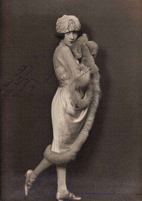 Adele Astaire Adele Astaire, Twenties Fashion, Great Gatsby Theme, Flapper Art, Silent Film Stars, Cotton Club, 20th Century Fashion, Gatsby Style, Fred Astaire