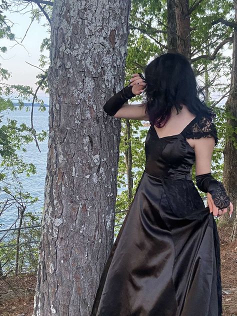 Goth Prom Pictures, Gothic Senior Pictures, Grunge Prom, Emo Prom, Goth Prom, Prom Picture, Dark Fairycore, Prom 2024, 2024 Style