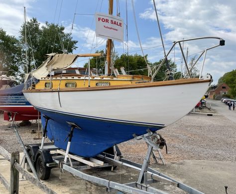 Nordic Folkboat, Wooden Boats For Sale, Cabin Lamps, Classic Wooden Boats, Deck Steps, Marine Plywood, Classic Yachts, Yacht Broker, Wooden Ship