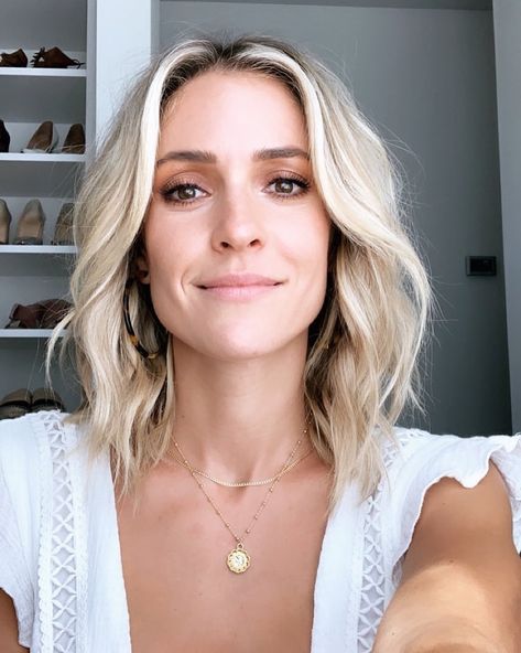 Kristin Cavallari on Instagram: “Finding my light” Kristin Cavallari Hair Color, Kristin Cavallari Hair, Lob Haircut Layered, Lob Hairstyle, Lob Haircut, Kristin Cavallari, Beauty Inspo, Hair Color And Cut, Hair Envy