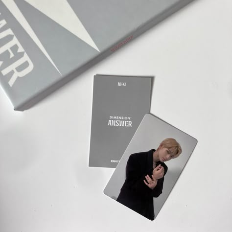 Photo Card Ideas Kpop, Enhypen Photocard Aesthetic, Niki Photocards, Kpop Photocards Aesthetic, Kpop Astethic, Photocards Aesthetic, Enhypen Photocard, Photocard Aesthetic, Definition Of Aesthetic