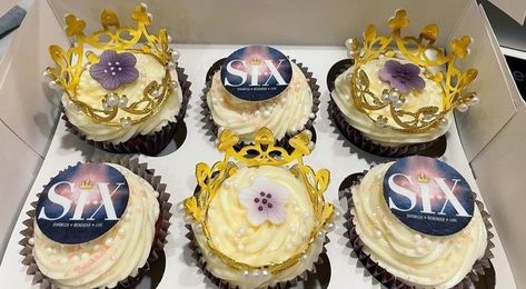 Musical Cupcakes, Musical Cake, Six The Musical, 17th Birthday Ideas, Cute Birthday Ideas, Henry Viii, 17th Birthday, Broadway Musicals, Newsies