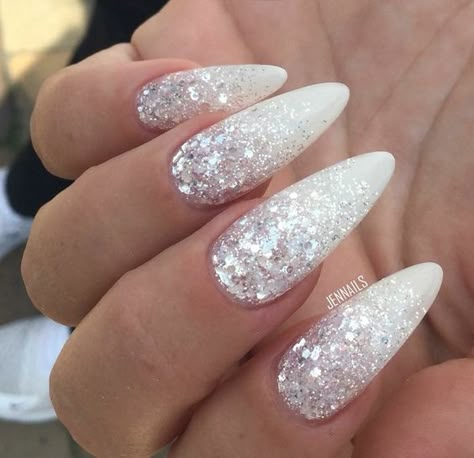 White Christmas Nails Almond, Milky White Christmas Nails, Diamond Gel Nails, Classy Christmas Nails Almond, Nails Winter 2022, Glitter Winter Nails, Christmas Glitter Nails, Elegant Winter Nails, White Christmas Nails