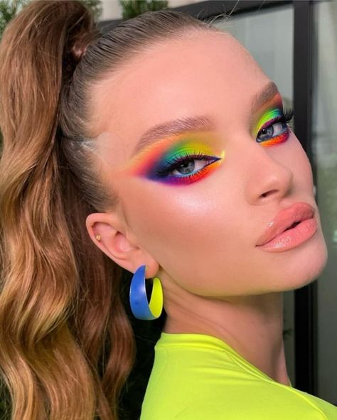 Simple Eyeshadow Looks, Makeup Social, Rainbow Eye Makeup, Everyday Eyeshadow, Cool Makeup, Neon Eyeshadow, Wedding Makeup Tutorial, Bold Makeup Looks, Simple Eyeshadow