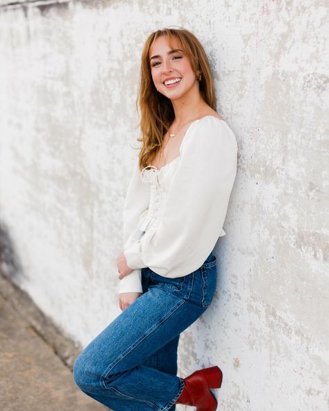 Her smile definitely lights up a room!✨😍 Who agrees?! I can’t believe it’s already mid July… this summer has flown by! NWA Photographer. NWA Senior Photographer. Fayetteville Photography. Fayetteville Senior Photography. Senior Photos. Single Person Poses, Mid July, Standing Poses, Senior Poses, Single Person, Senior Photographers, Senior Photography, Her Smile, Senior Photos