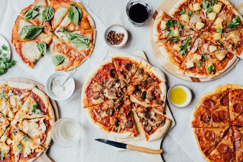 Classic Pizza Toppings, Wood Fired Pizza Toppings, Best Pizza Toppings Combinations, Pizza Toppings Combinations, Reheat Pizza, Pizza Calzone, Pizza Ideas, Best Pizza Dough, Classic Pizza