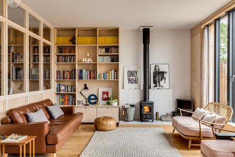 living room Warm Scandinavian Living Room, London Living Room, Ideas Hogar, Living Room Shelves, Living Room Scandinavian, Small Room Design, Scandinavian Living, Design Del Prodotto, Home Living Room