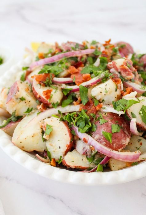 This No Mayo Potato Salad with Bacon is a fun twist on a classic dish. It is also gluten free, egg free and dairy free. No Mayo Potato Salad, Mayo Potato Salad, Potato Salad With Bacon, Red Skin Potatoes, Bacon Potato Salad, Parsley Potatoes, Gluten Free Egg Free, Wellness Recipes, Sliced Potatoes