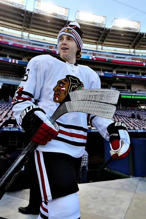 Kane Wallpaper, Cute Hockey Players, Pond Hockey, Chicago Blackhawks Hockey, Jonathan Toews, Patrick Kane, Hot Hockey Players, Hockey Girl, Hockey Baby