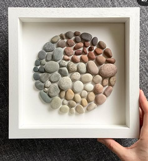 Stones For Garden, Seashell Art Diy, Stones Aesthetic, Art Coquillage, Diy Rock Art, Shell Crafts Diy, Rock Decor, Seashell Art, Stone Crafts