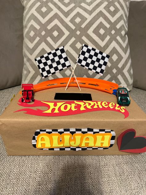 Childrens Valentines Day Box Hot Wheels Valentine Box Ideas, Hot Wheel Valentine Box Ideas, Hot Wheels Gift Ideas, Hot Wheels Valentine, Valentines Day Box, Kids Valentine Boxes, Childrens Valentines, Valentines Box, Aniversary Gifts