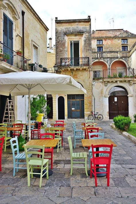 Lecce Italy, European Summer Aesthetic, Calabria Italy, Italy Honeymoon, Honeymoon Resorts, Italian Baroque, Italian Village, Austria Travel, Holiday Places