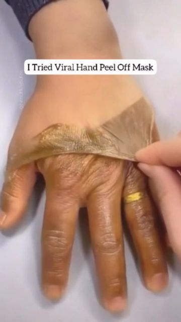 Health | Beauty | Fitness on Instagram: "#skincare #skincareproducts #skincaretips #beautytips #homeremedies #facewash Credit @beautifulyoutips" Hand Peeling Mask, How To Remove Wrinkles From Hands, 2023 Skincare, Aloe Vera For Sunburn, Home Remedies For Allergies, Home Remedies For Warts, Wrinkles Hands, Natural Remedies For Migraines, Instagram Skincare