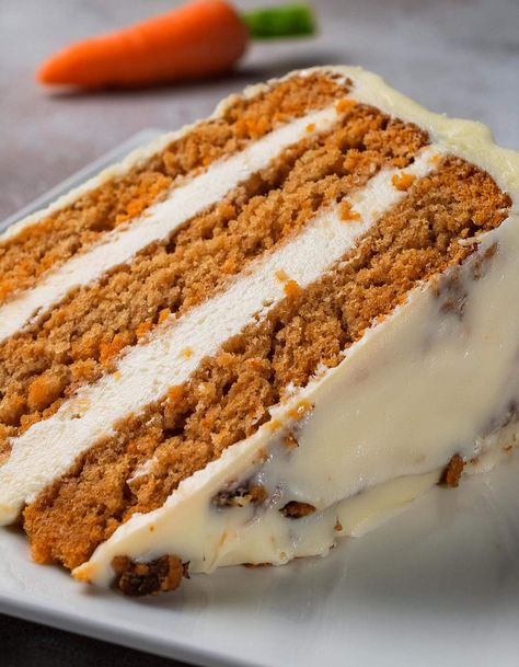 The Ultimate Carrot Cake Ultimate Carrot Cake, Glazed Carrot, Cake Brown, Pecan Crusted Chicken, Caramel Cake Recipe, Dessert Pasta, Vegan Cream Cheese Frosting, Homemade Carrot Cake, Vegan Frosting