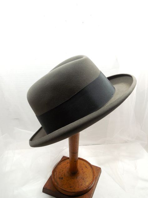 Men Hats Styles, Homburg Hat, 1950s Mens Fashion, Mens Dress Hats, Classy Hats, Homburg, 1950s Mens, Dress Hats, Cool Hats