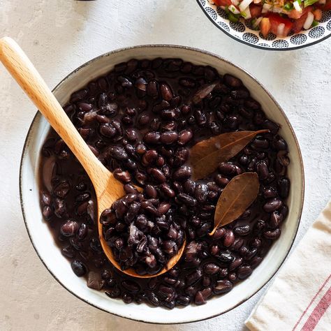 Learn how to cook Mexican black beans from scratch with 3 different methods. Also tips and suggestions on how to serve and store! Mexican Black Beans Recipe, Black Beans From Scratch, Chipotle Copycat Recipes, Beans From Scratch, Black Beans Recipe, Mexican Black Beans, Mushroom Recipes Healthy, Dried Black Beans, Bean Recipe