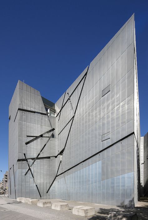 Jewish Museum Berlin, Jewish Synagogue, Daniel Libeskind, Berlin Museum, German Architecture, Jewish Museum, Berlin City, Innovative Architecture, Jewish History