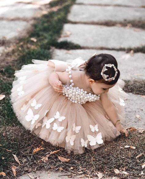 so awesome baby  #girls #babyphotos #princess #princessdress #dress #babyboys #babyloves #cutegirls #babyphotos #babyplaying #babyshawor #babysleeping #babyfoods Dresses Butterfly, Graduation Ball, Flowergirl Dress, Flower Girls Dresses, Maxi Dresses Formal, Girls Dresses Diy, Baby Party Dress