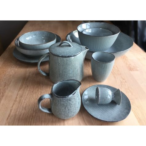 Broste Copenhagen Dinnerware Set Modern, Modern Kitchen Appliances, Ceramic Workshop, Broste Copenhagen, Kitchen Dinnerware, Interior Deco, Ceramic Design, Blue Decor, Vintage Pottery