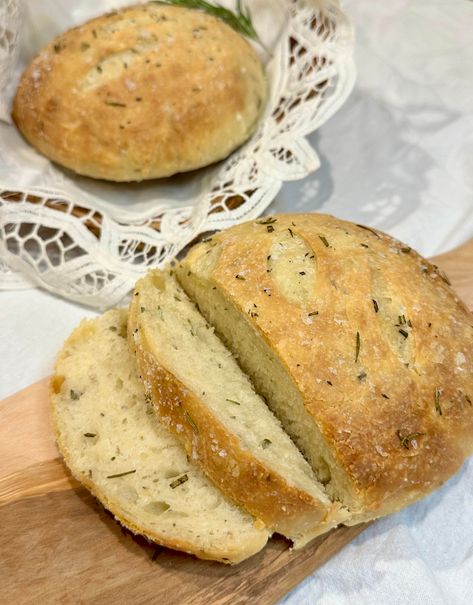 Sourdough Rosemary Peasant Bread (Macaroni Grill Dupe) Pheasant Bread, Macaroni Grill Rosemary Bread, Macaroni Grill Bread, Macaroni Grill, Sourdough Breads, Peasant Bread, Rosemary Bread, Walking Out, Sourdough Bread Recipe